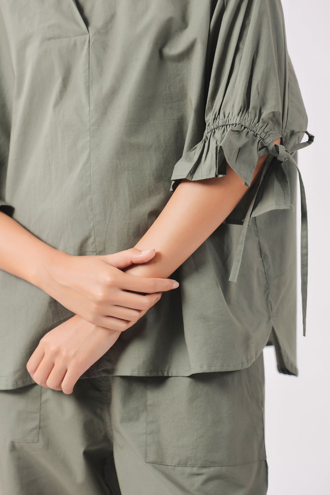Women Green Solid Cotton 3/4 Sleeve Shirt Collar Co-Ord Set