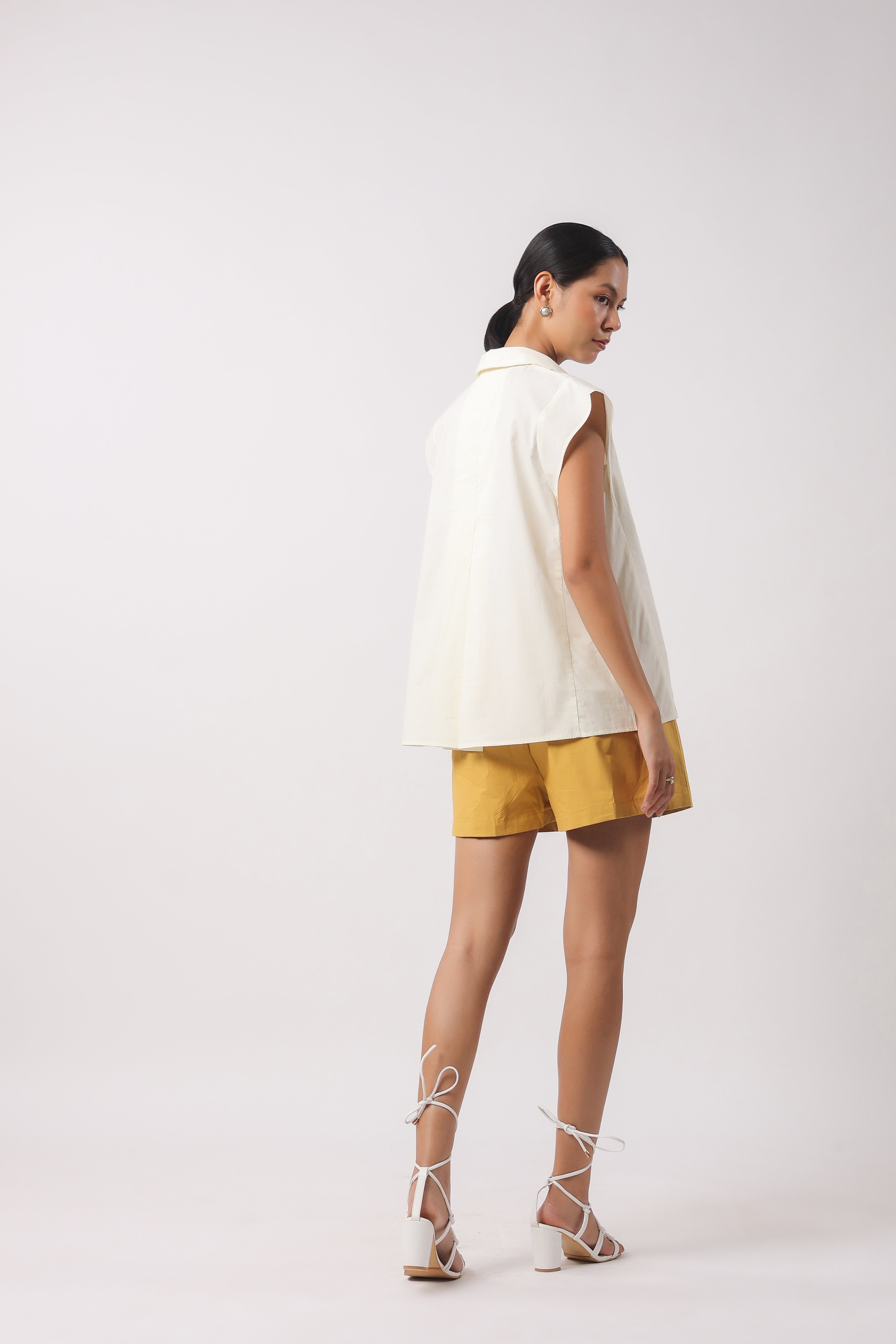 Women Off White Solid Cotton Short Sleeve Shirt Collar Co-Ord Set