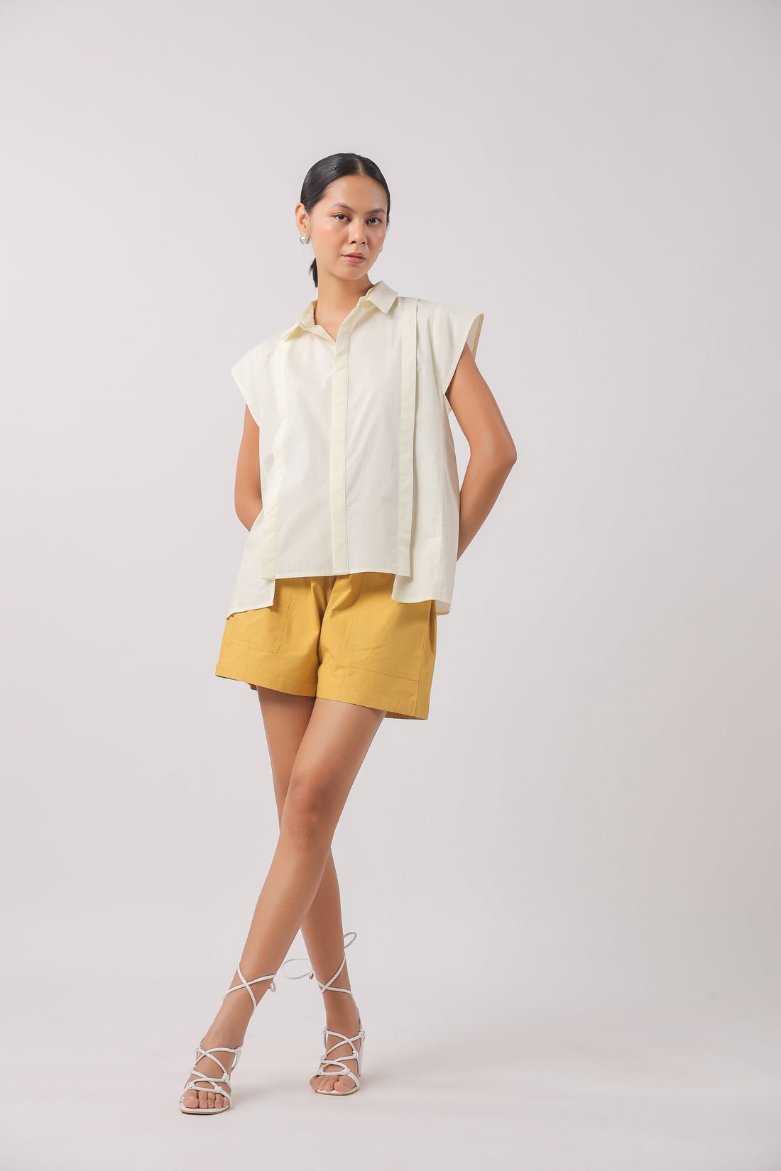 Women Off White Solid Cotton Short Sleeve Shirt Collar Co-Ord Set