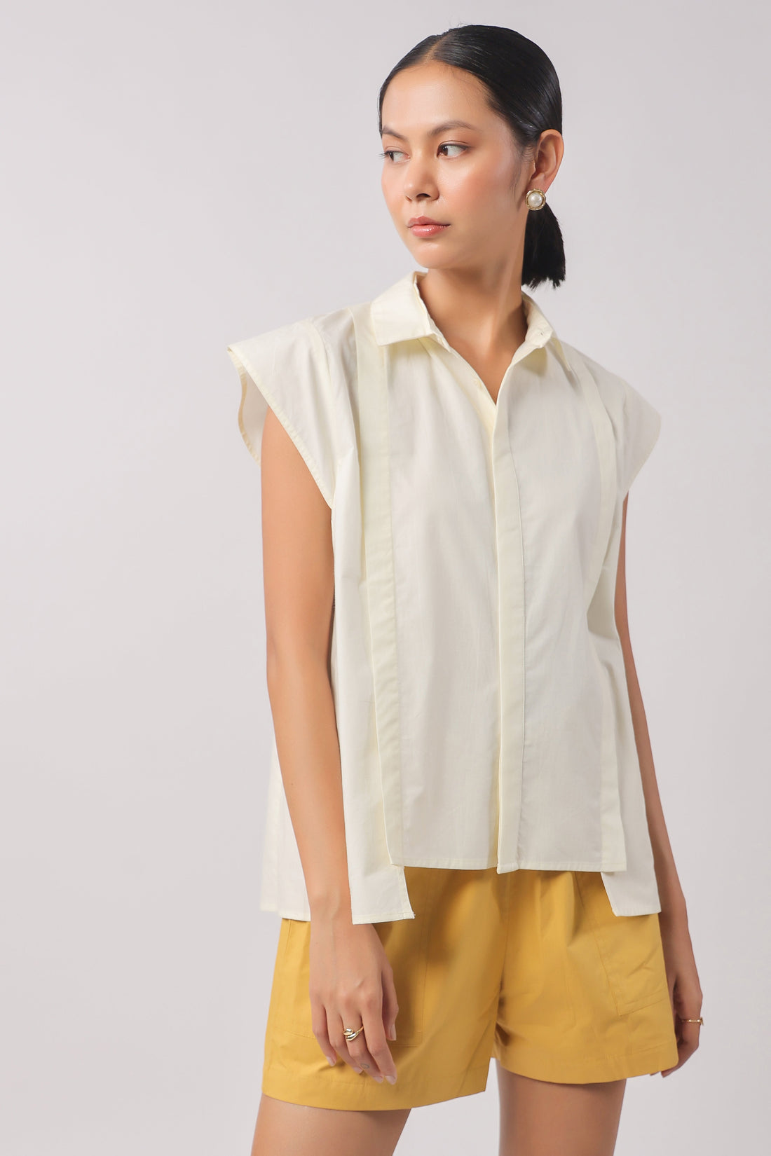Women Off White Solid Cotton Short Sleeve Shirt Collar Co-Ord Set