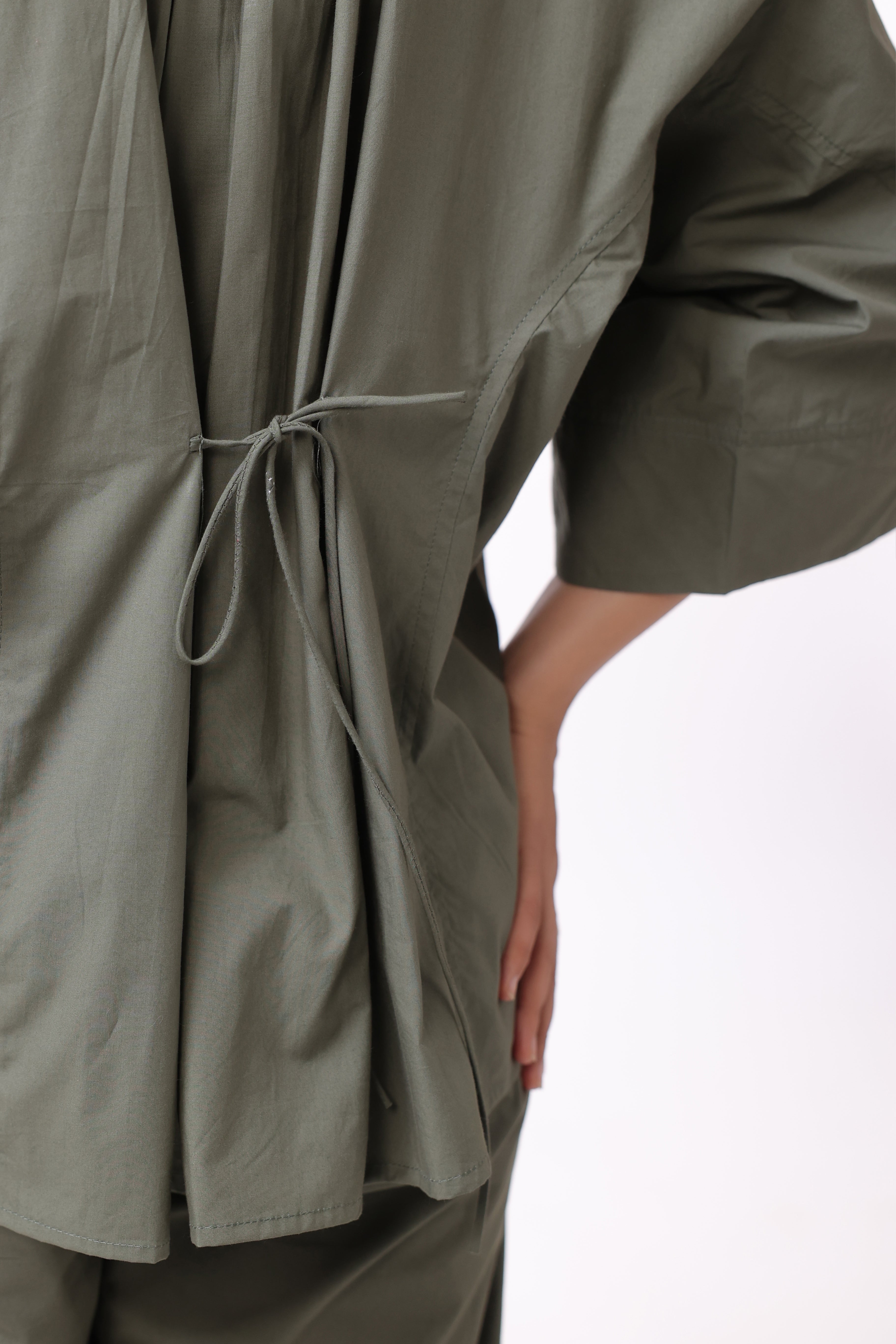 MUUN Women Green Solid Cotton Top