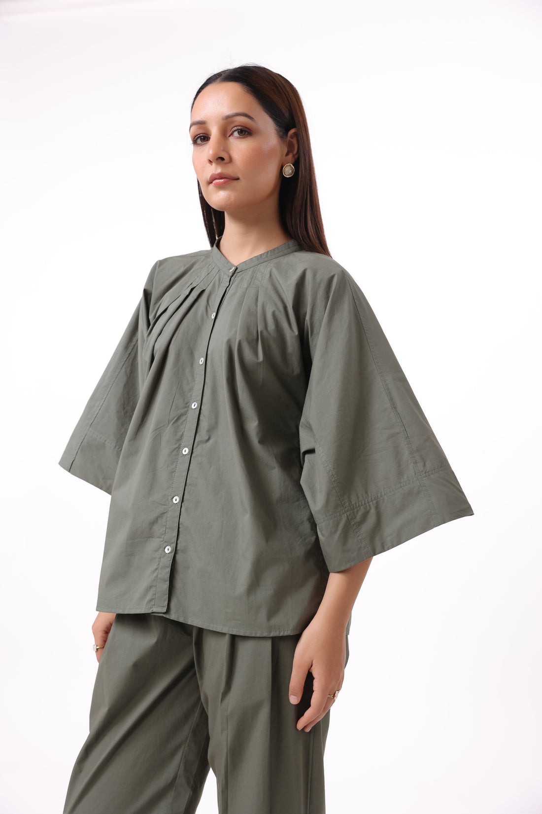 MUUN Women Green Solid Cotton Top