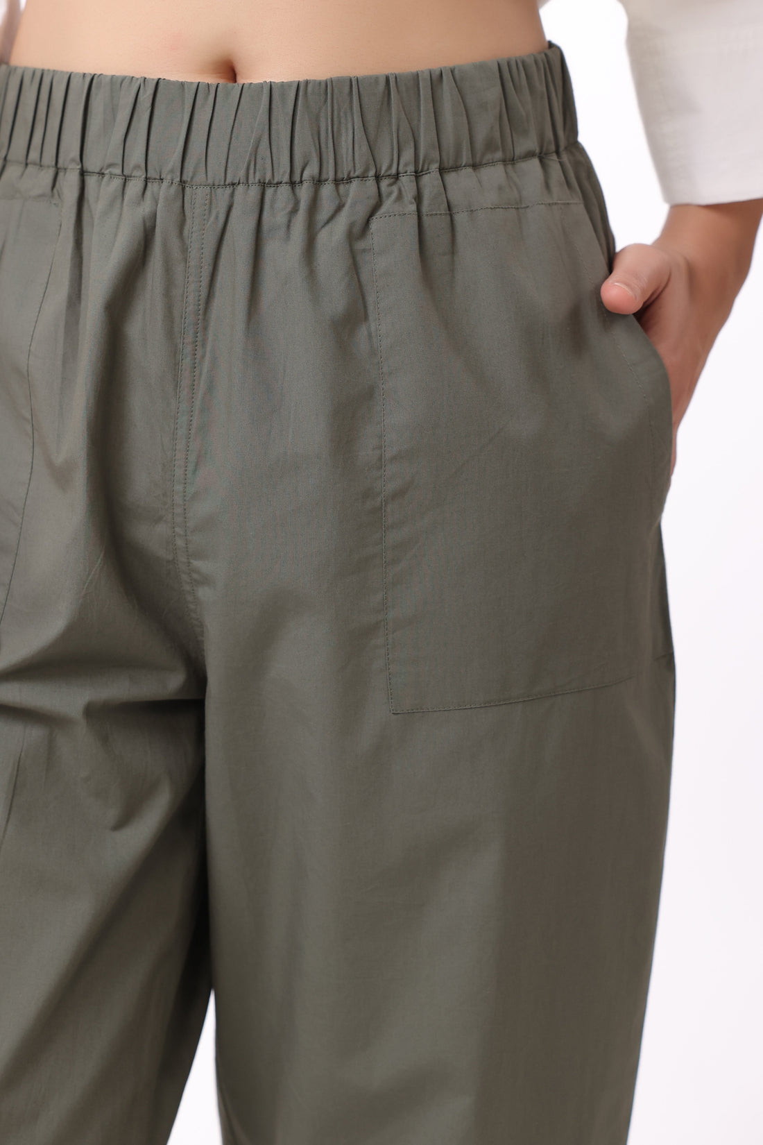 Women Green Solid Cotton Pant