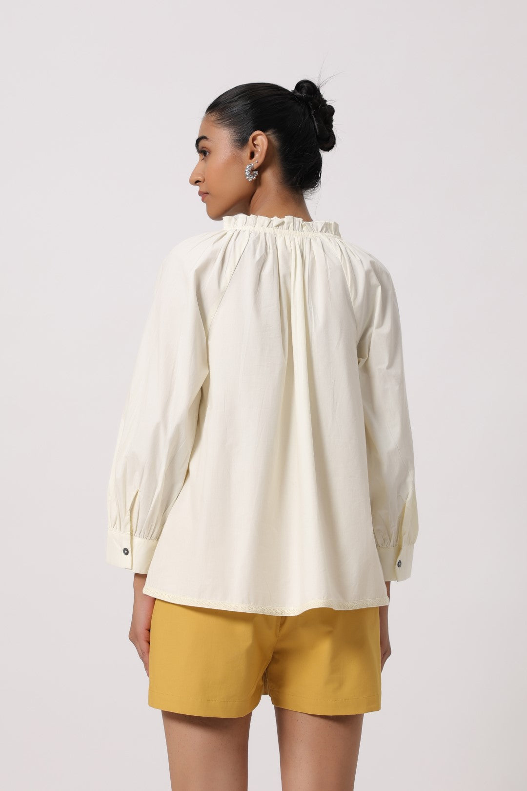 Women's off-white cotton top
